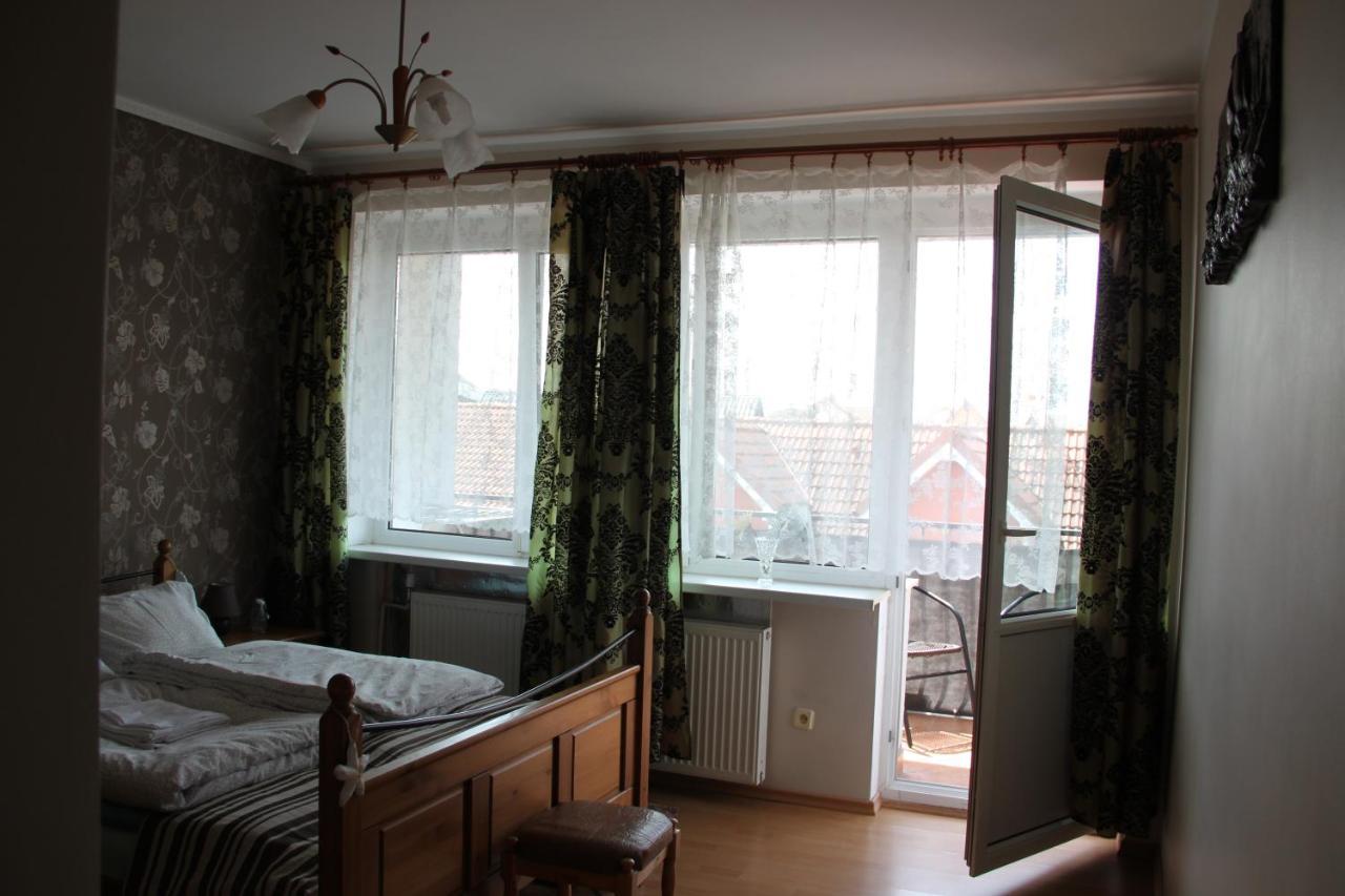 Apartamenty Eka Dom Goscinny 350M Do Plazy เรวัล ภายนอก รูปภาพ