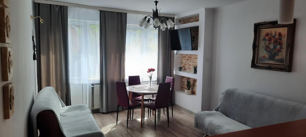 Apartamenty Eka Dom Goscinny 350M Do Plazy เรวัล ภายนอก รูปภาพ